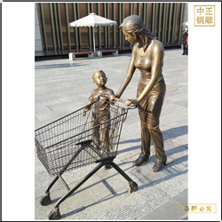 逛商場人物銅雕塑 