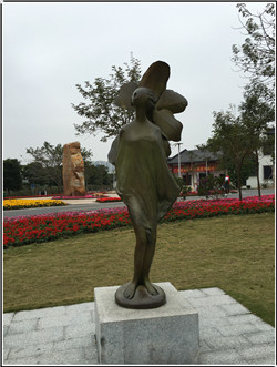 公園唱歌銅雕塑